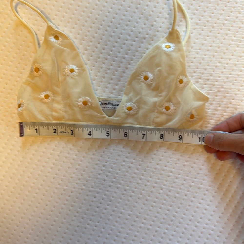 Stradivarius Daisy Bralette - Picture 12 of 12